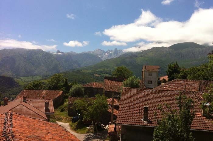 Un paraíso asturiano con ocho niños, así es el 'pueblo ejemplar' que visitarán Leonor y Sofía 