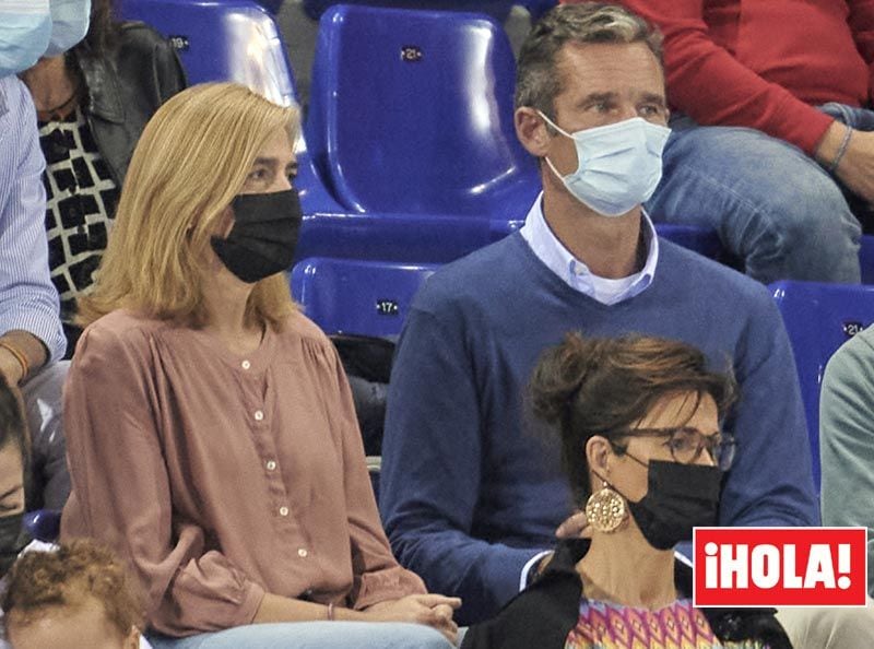 La infanta Cristina con Iñaki Urdangarin, viendo a su hijo en un partido de balonmano