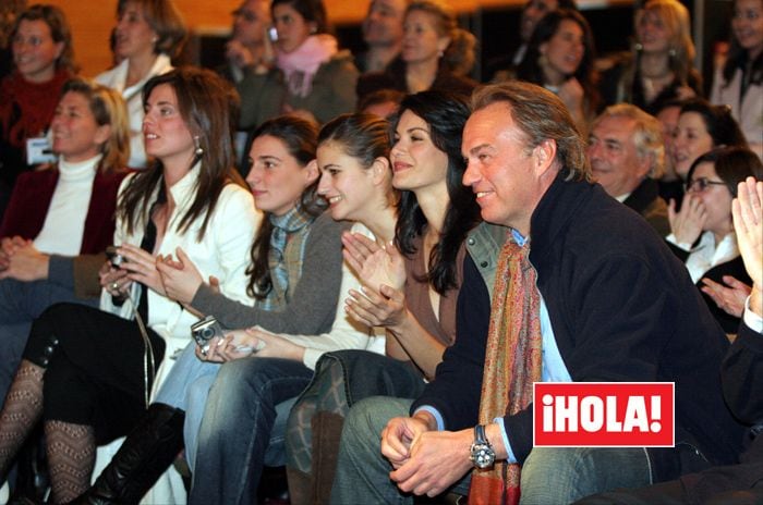 Bertín Osborne junto a Fabiola Martínez y sus hijas