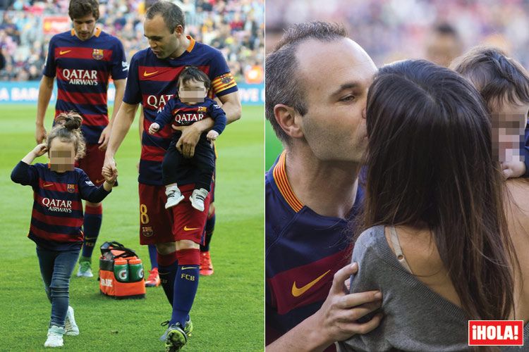 Andrés Iniesta con Valeria y Paolo Andrea el pasado noviembre en el Camp Nou
