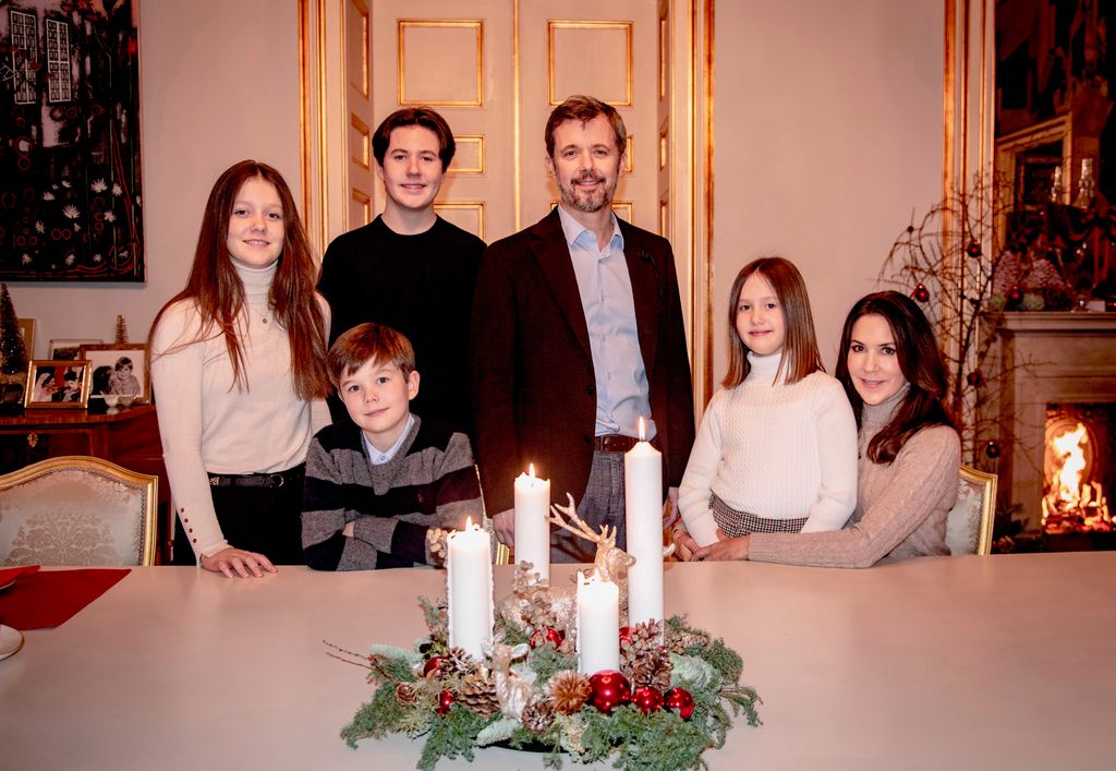 Federico y Mary de Dinamarca con sus hijos en Navidad 