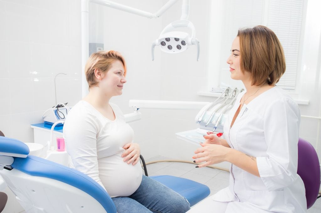 Embarazada en la consulta del dentista