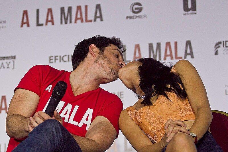 Aislinn Derbez y Mauricio Ochman