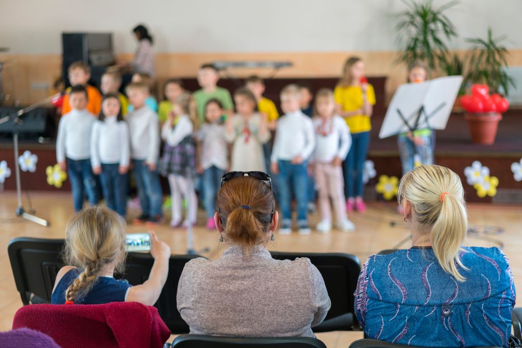 Función de niños en el colegio