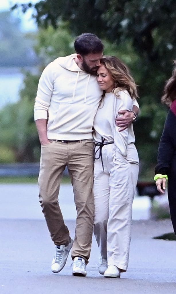 Jennifer Lopez and Ben Affleck go for an evening stroll in The Hamptons