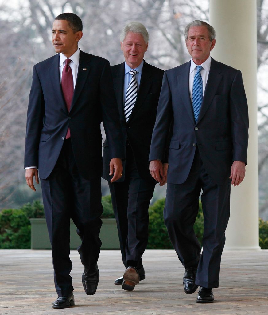 De izquierda a derecha, Barack Obama, Bill Clinton y George W. Bush