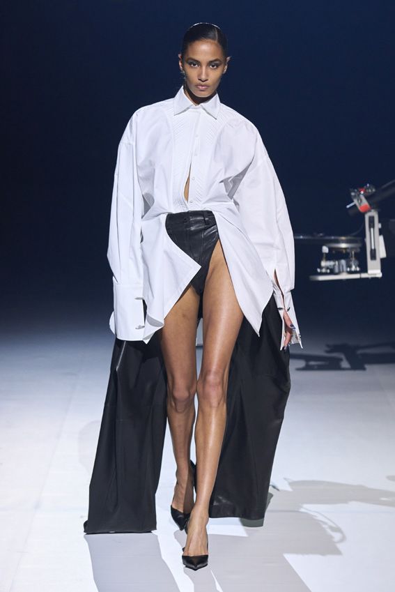 mugler012a