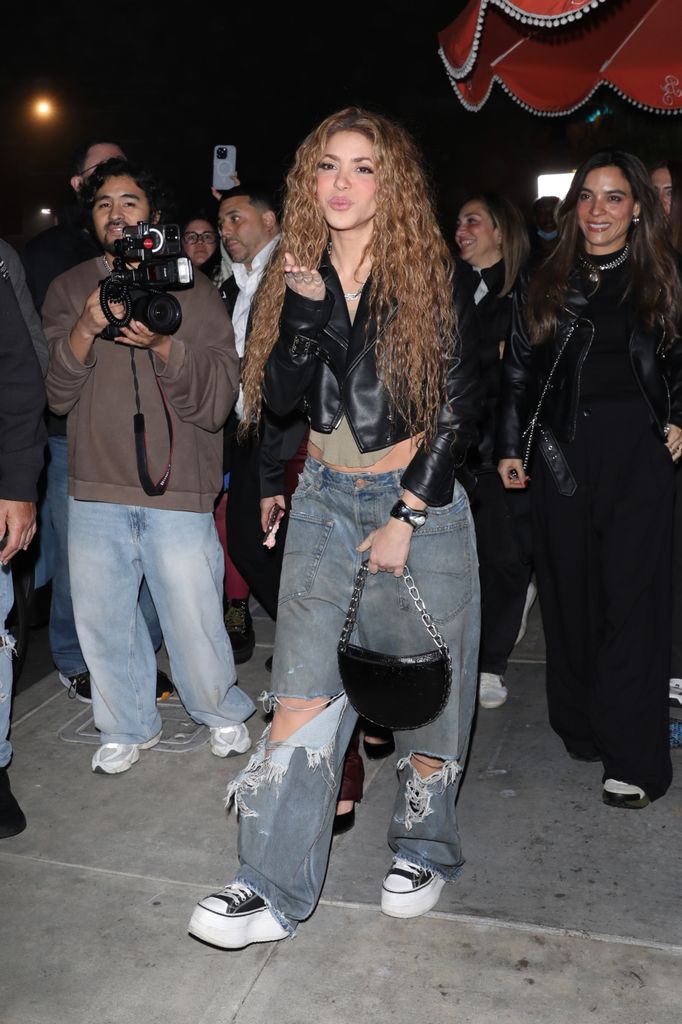 Tras su actuación en los Grammys, Shakira fue a celebrar su cumpleaños a The Bird Streets Club 