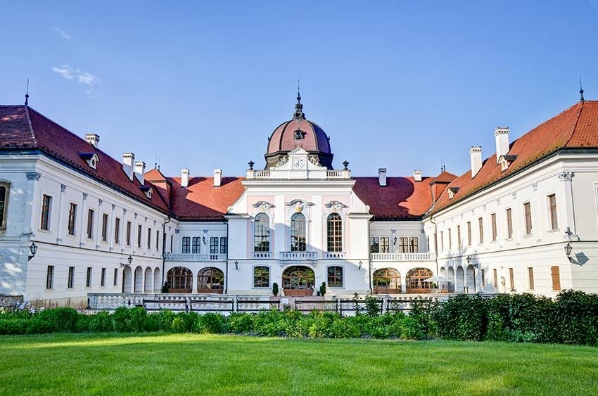  Palacio Real de Gödöllö, Hungría