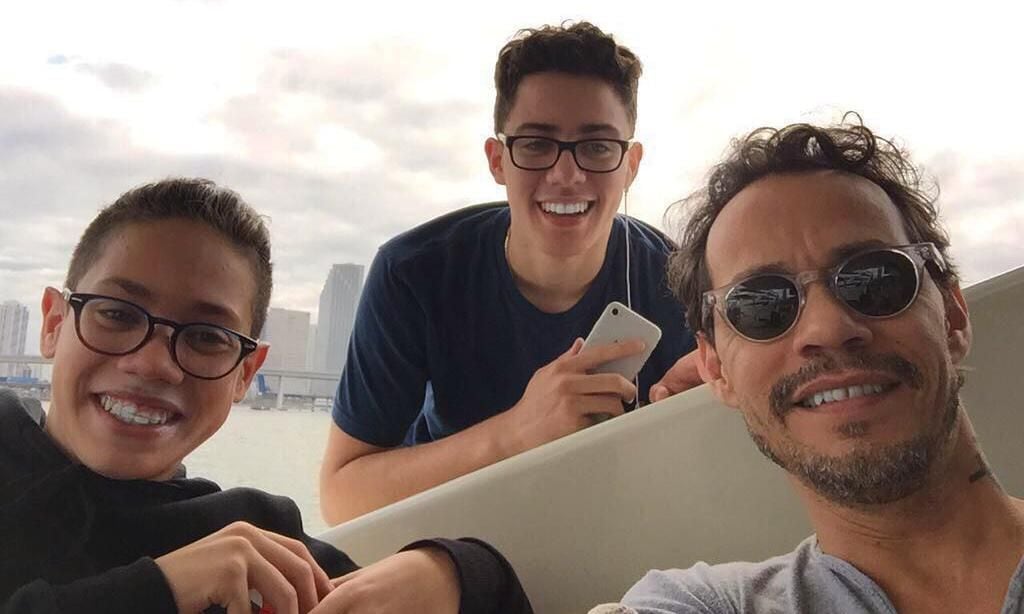 marc anthony con sus hijos