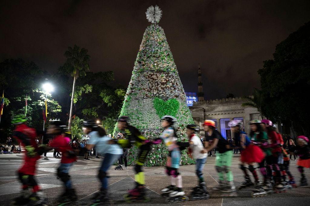 Ir en patines a misa en Venezuela