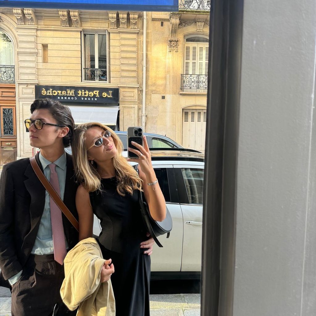 Nicolás y su novia, Benedikte Thoustrup, durante la Semana de la Moda de  París