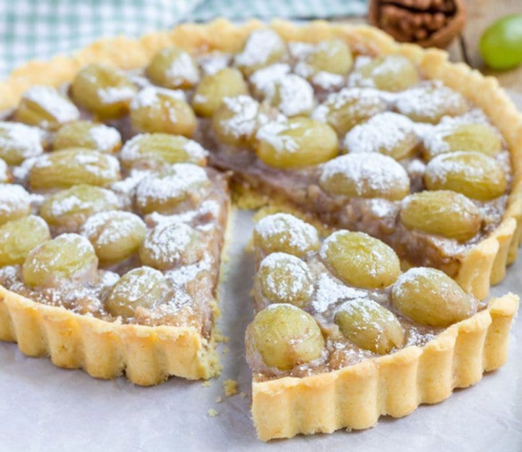 Tarta de uvas y praliné de nueces