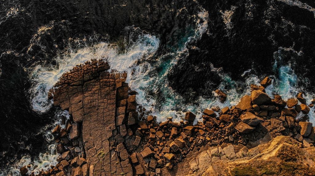 Vista aérea acantilado Costa Quebrada