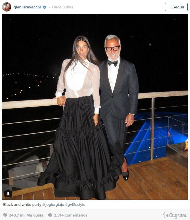 Gianluca con su novia Giorgia Gabriele, en la fiesta que ha celebrado en su masión en Porto Cervo con motivo de su cumpleaños
