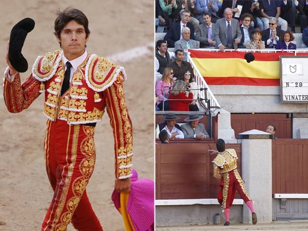 El torero Sebastián Castella le brinda un toro al Rey emérito
