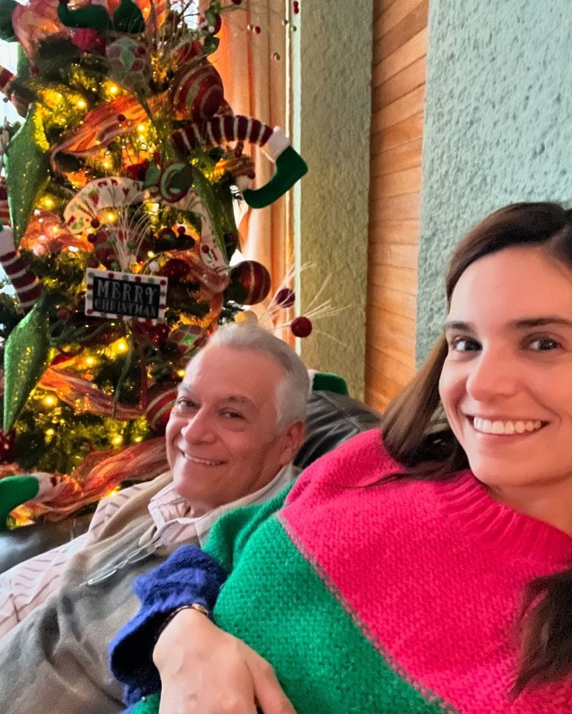 Debido a que Tania es la única hija de don Carlos, tienen una conexión muy especial 