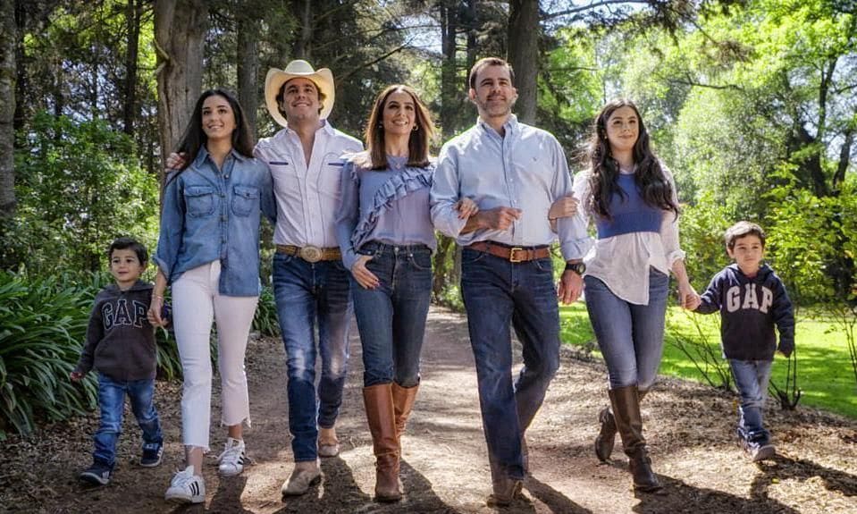 Biby Gaytán y su familia