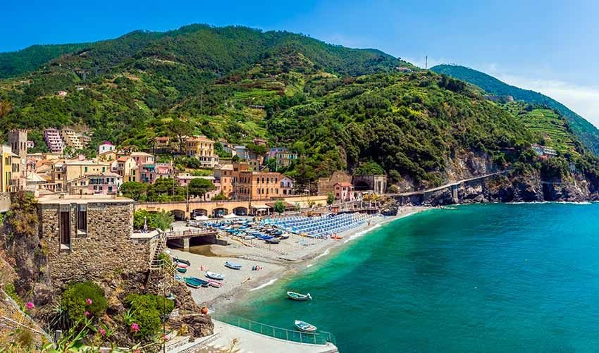  Monterosso al Mare, un antiguo pueblo costero de Cinque Terre en la Riviera Italiana 