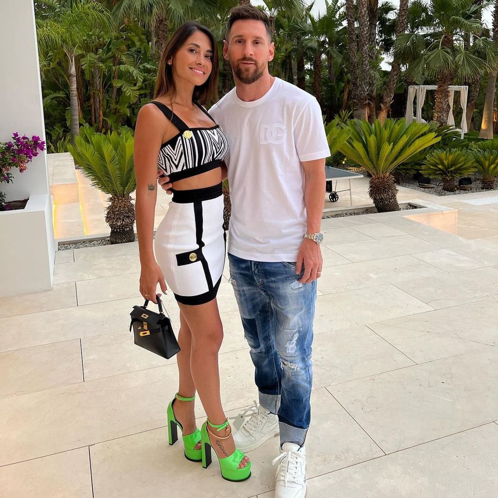 Leo Messi y su mujer Antonela Roccuzzo en su casa de Ibiza