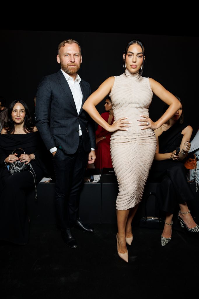 Georgina Rodríguez en el desfile de Fatima Alabdulqader en la Riyadh Fashion Week el 18 de octubre de 2024