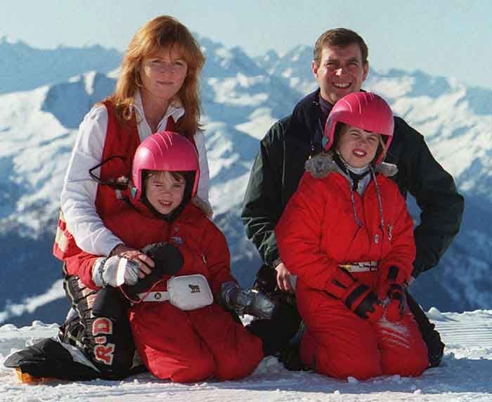 Sarah Ferguson y el príncipe Andrés, en un viaje de esquí con sus hijas