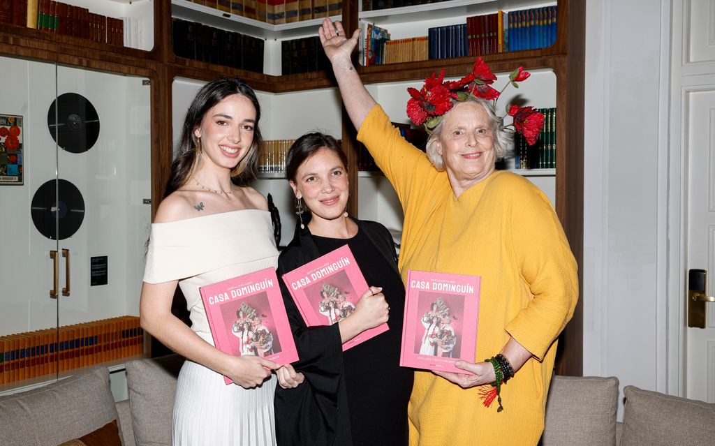 Palito, Lucia y Jara Dominguin en la premiere del libro Casa Dominguin