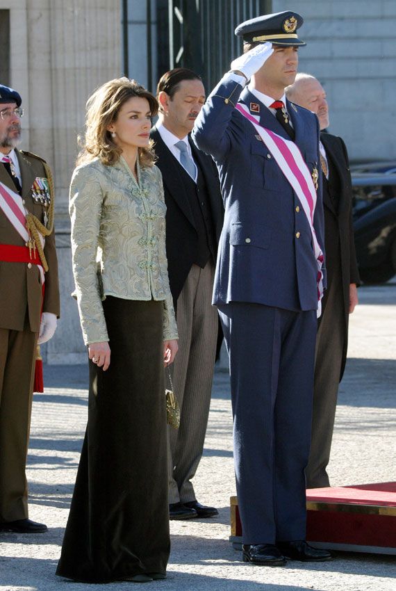 reina_letizia_pascua_militar_look_2005_1a