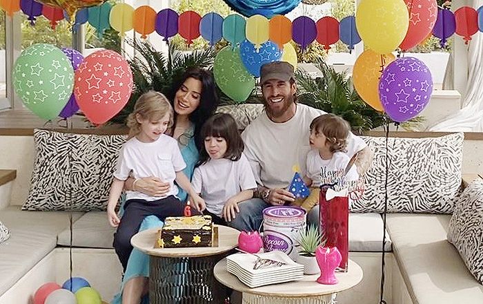 Sergio Ramos y Pilar Rubio con sus hijos