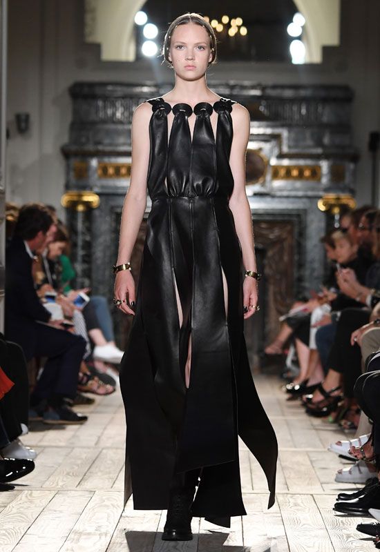 alta_costura_paris_julio2016_valentino_3a