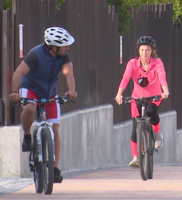  David Bustamante y Yana Olina en bici