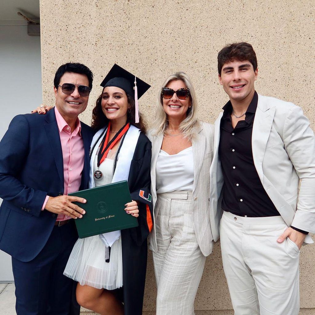 Chayanne con su esposa e hijos