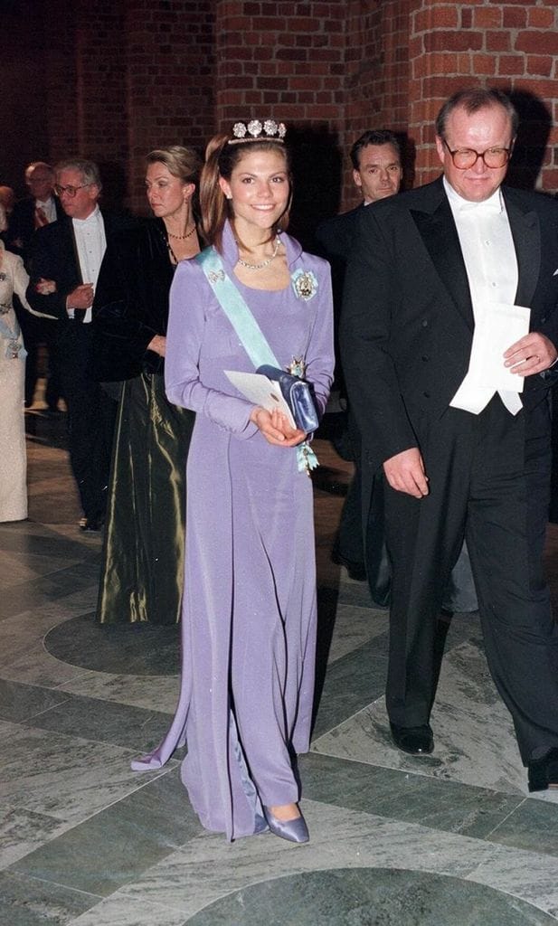 Victoria de Suecia en la ceremonia del Premio Nobel 1997