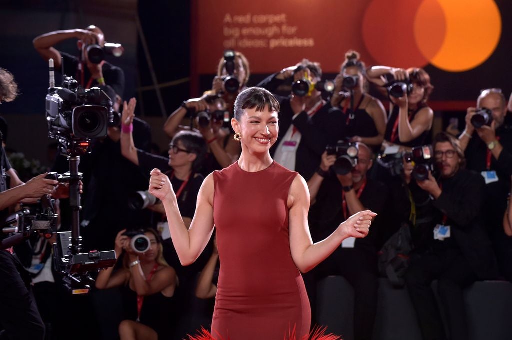 Recientemente, Úrsula Corberó presentaba 'El Jockey' en los festivales de Venezia y San Sebastián llamando la atención por su talento y belleza