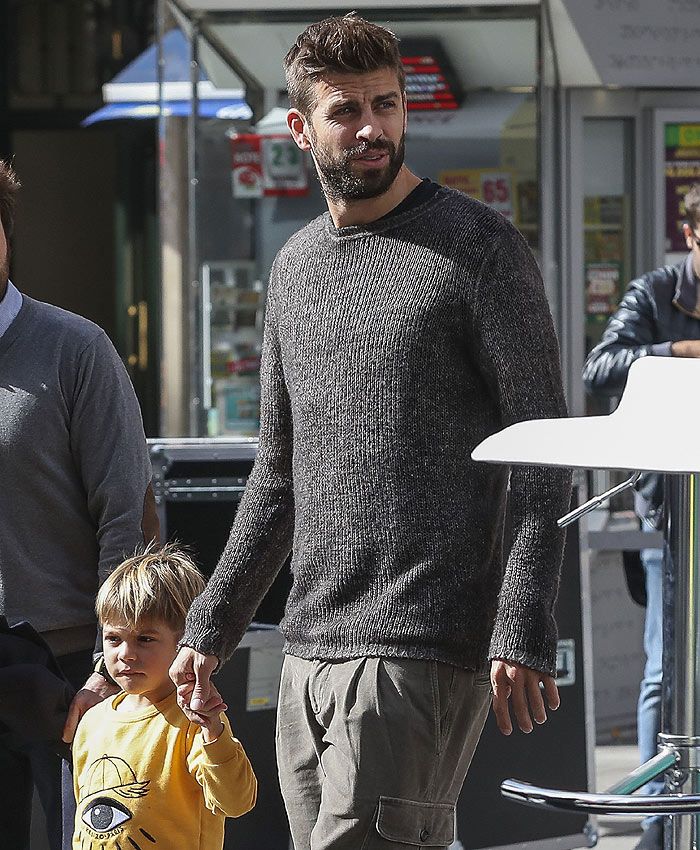 Piqué con su hijo Sasha en Madrid