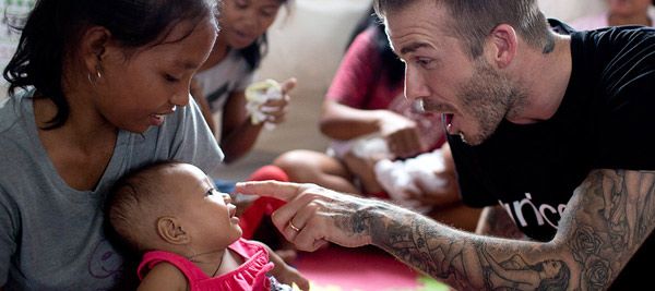 David Beckham ha aprovechado su retiro para destinar más tiempo a labores benéficas, la principal es el compromiso que tiene con la infancia, a través de Unicef, desde hace diez años 