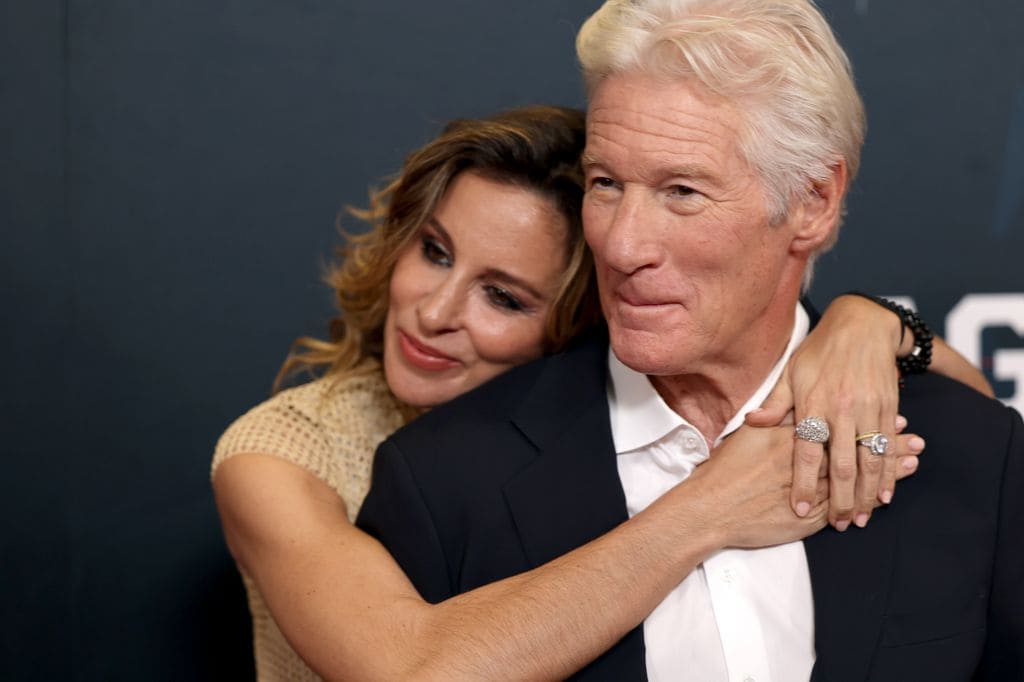 Alejandra y Richard Gere en la premiere de The Agency en NY