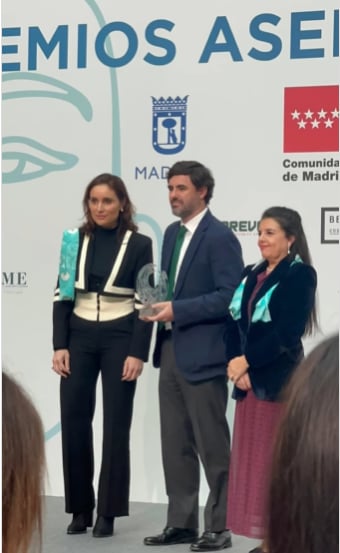 Premio de honor póstumo a Caritina Goyanes