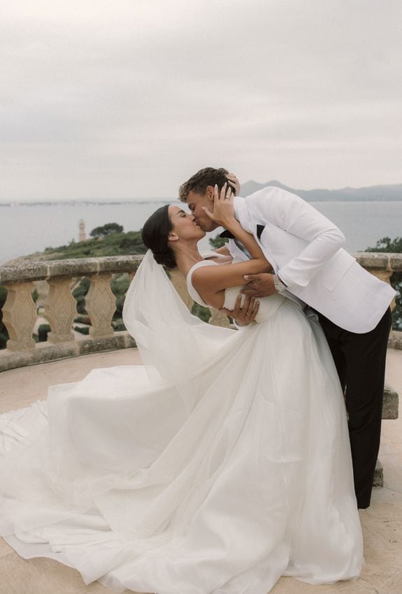 Marcos Llorente y Paddy Noarbe en su boda en Mallorca