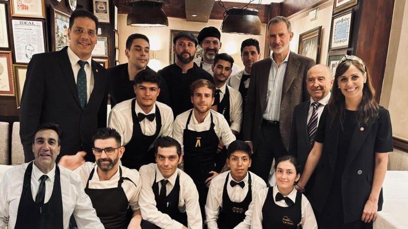 El rey Felipe en el restaurante Las Tinajas de Granada