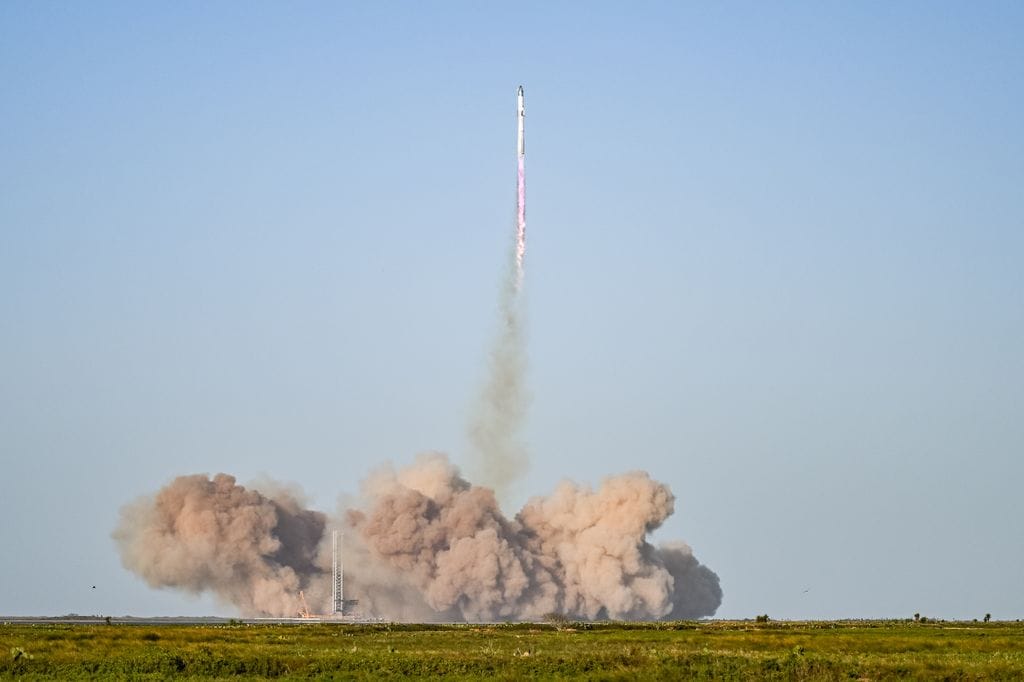 La nave Starship de Space X despegando de Boca Chica, en Texas, minutos antes de la explosión.