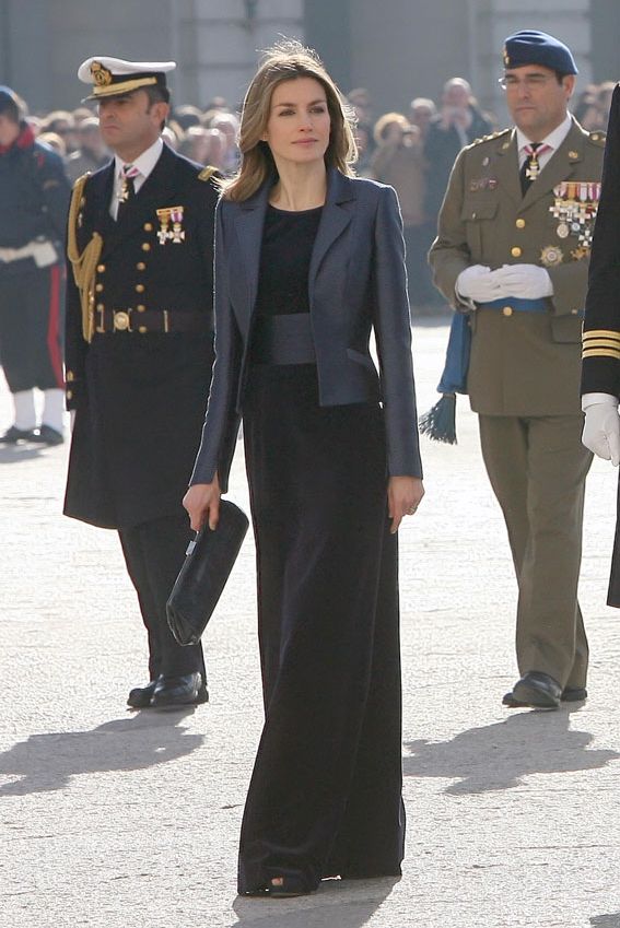 reina_letizia_pascua_militar_look_2012_1a