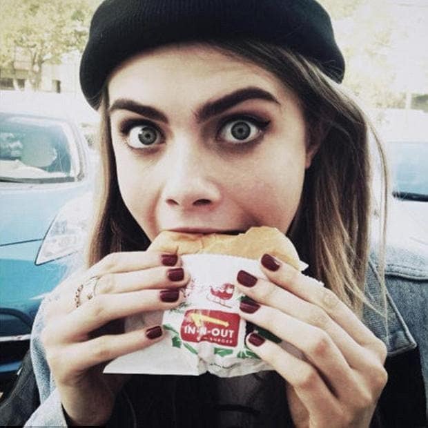 cara delevingne es fan tica de las hamburguesas