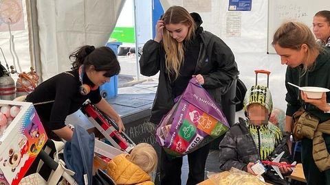 Vittoria de Saboya en la frontera de Ucrania ayudando a los refugiados