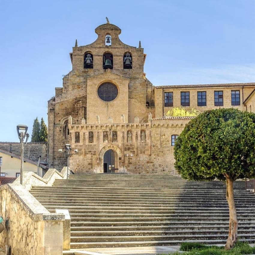 Fachada del Real Monasterio de San Salvador de Oña.