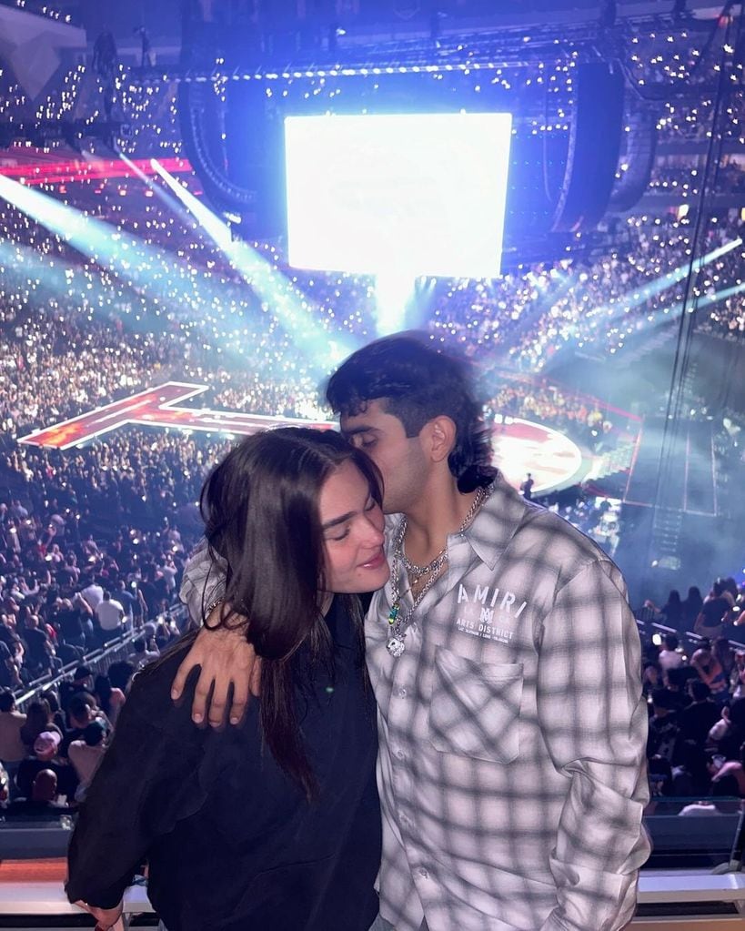 Emily Álvarez, hija de Saúl Canelo Álvarez, con su novio Jaziel Avilez