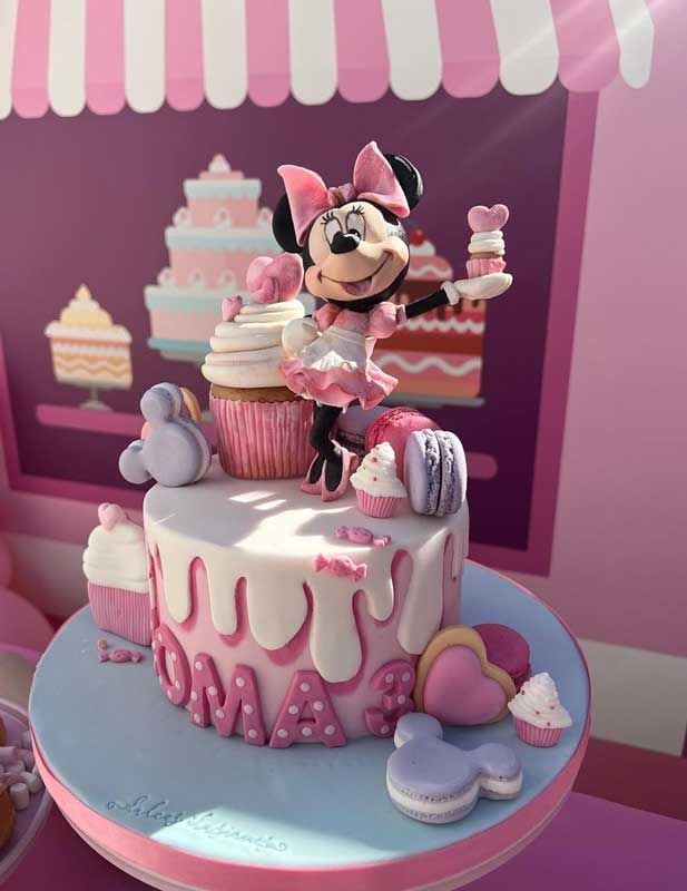 La increíble tarta de cumpleaños de la hija de Laura Escanes
