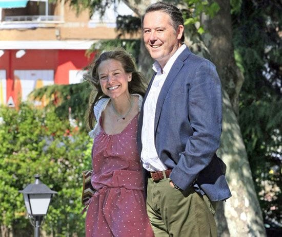 José María Michavila y su mujer, Irene Vázquez, en la boda de Alejadro Sanz y Raquel Perera, en mayo de 2012