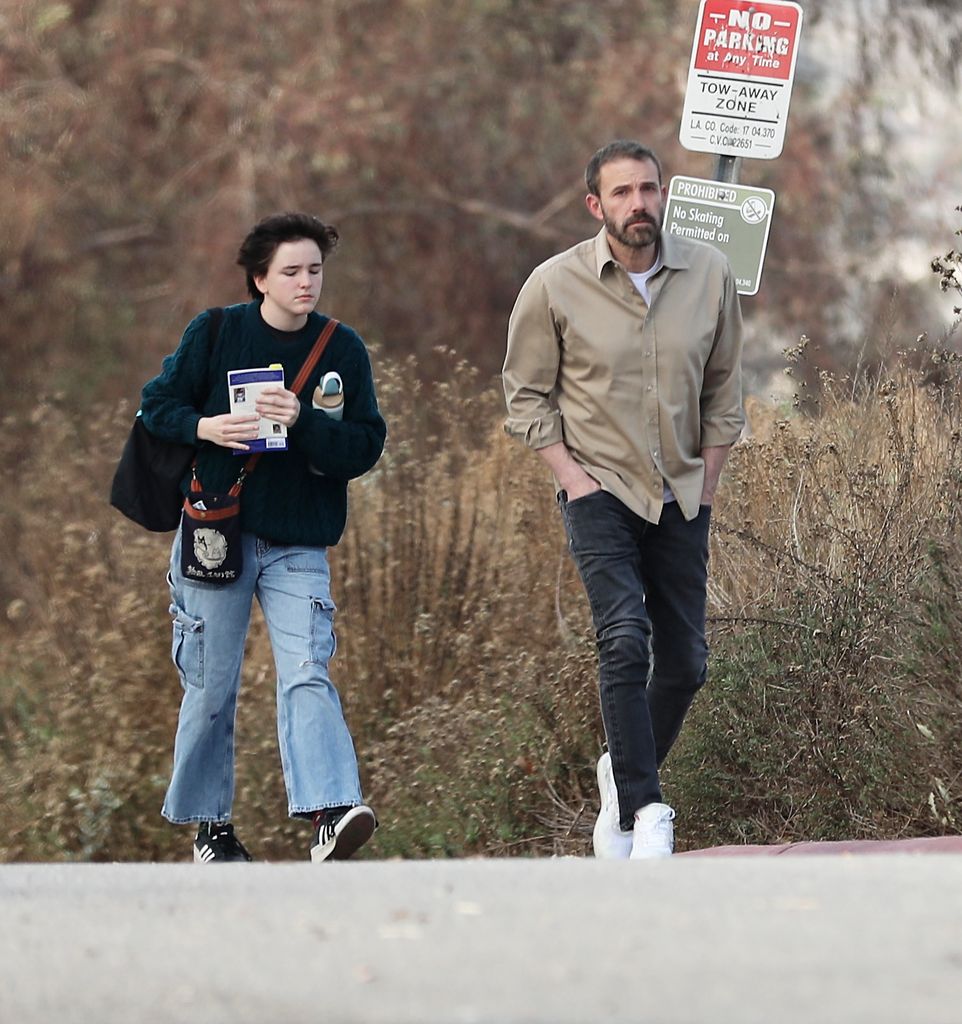 El 25 de enero Ben fue captado paseando con Fin en el parque estatal Kenneth Hahn.