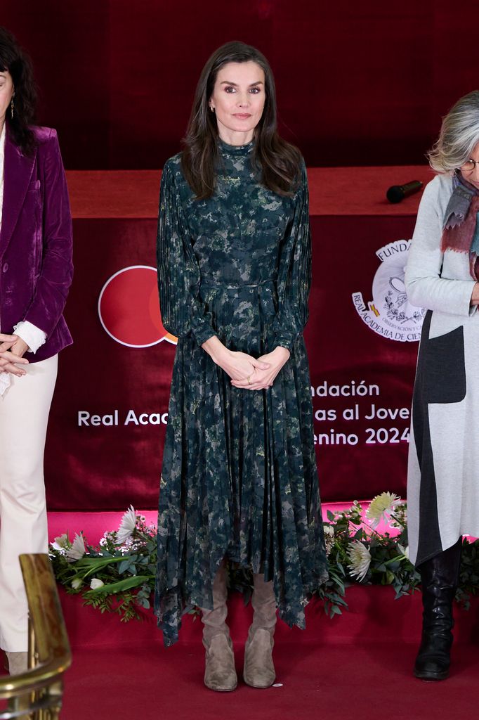 Reina Letizia vestido botas